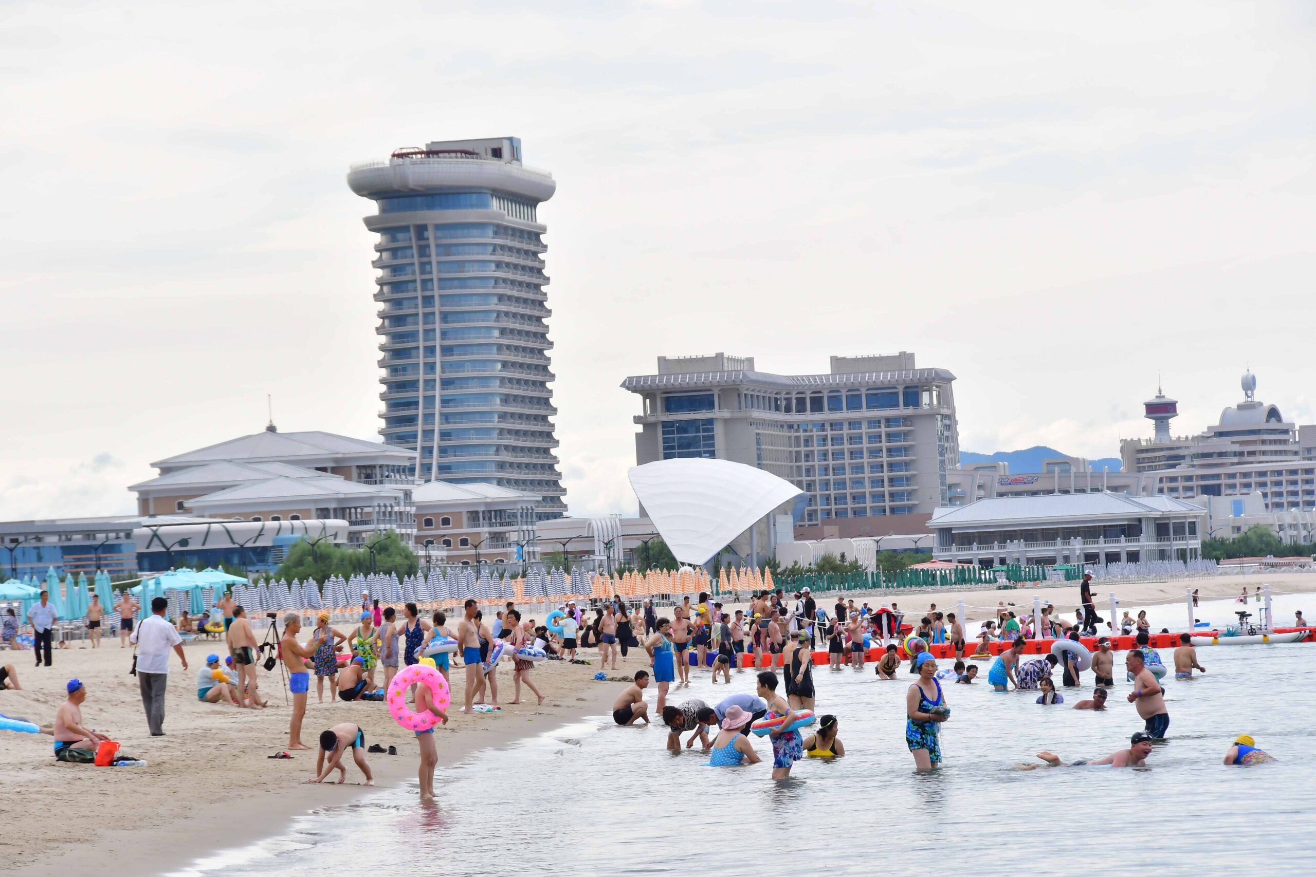 10000000000015c000000e8045996f6d