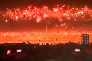조선로동당 제9차대회기념 축포야회 진행