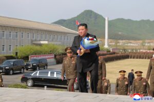 Respected Comrade Kim Jong Un Pays Congratulatory Visit to Combined Unit under KPA Mechanized Infantry Division in Western Area 2 003