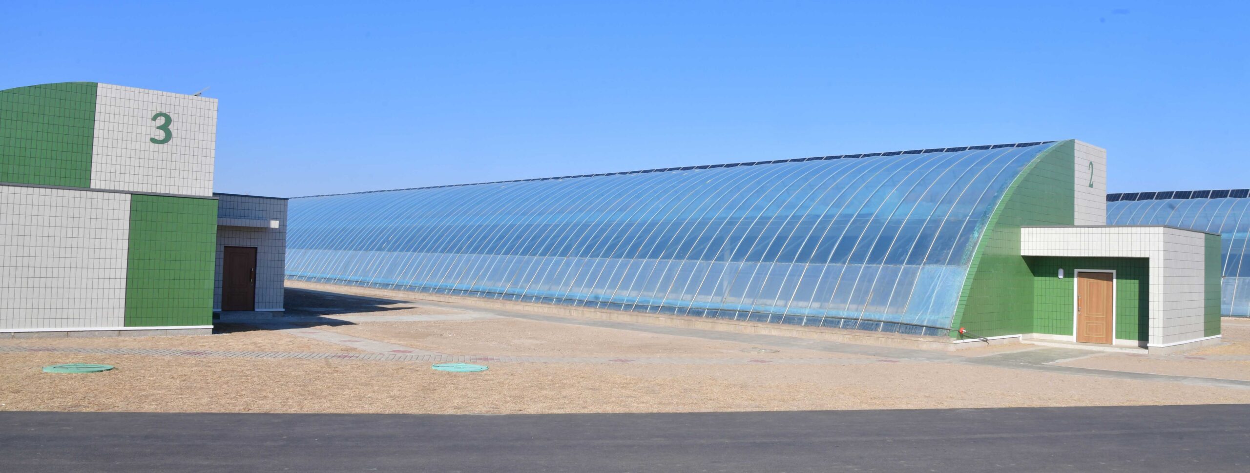 A Sea of Greenhouses 10000000000016c8000008a0d8834c5a