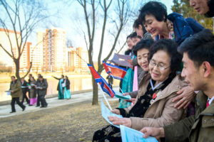 Another House-moving Ceremony Held in the DPRK (비준사진)
