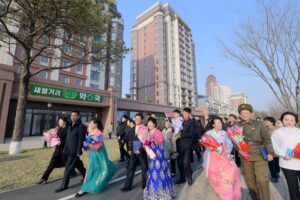 Bereaved Families of Martyrs Move into New Flats in Saeppyol Street 6