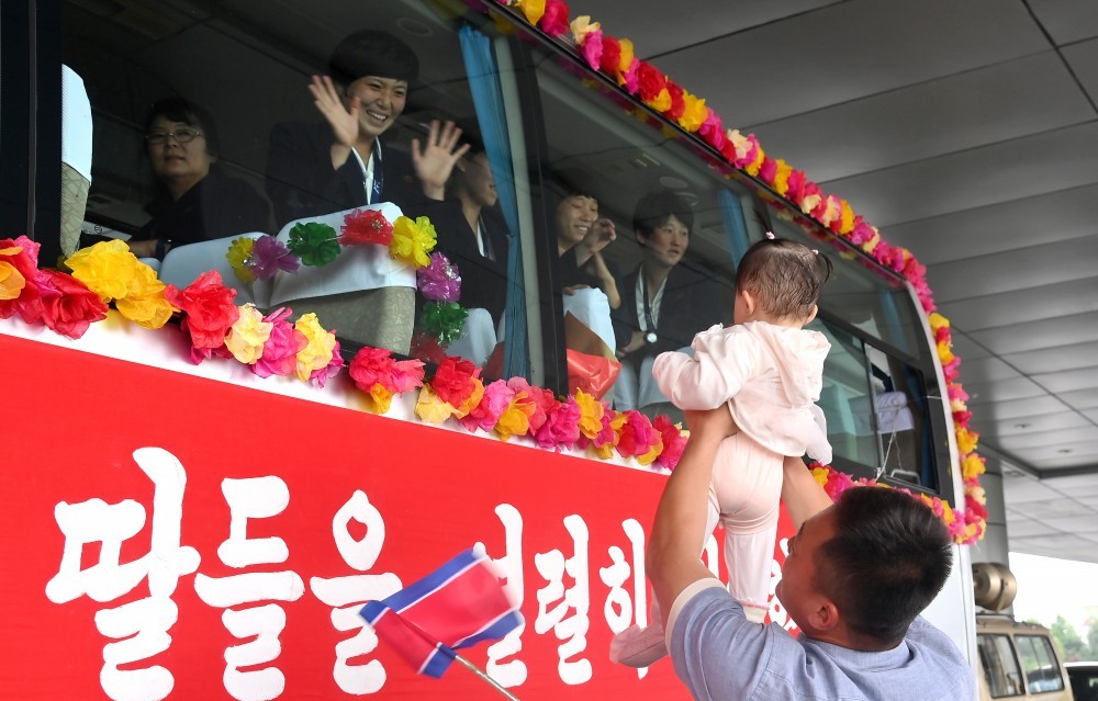 DPRK Women Footballers Return Home 18