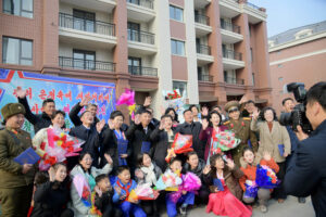 Bereaved Families of Martyrs Move into New Flats in Saeppyol Street 1