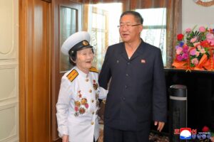 Senior State Officials Visit Families of War Veterans Ahead of Victory Day 8
